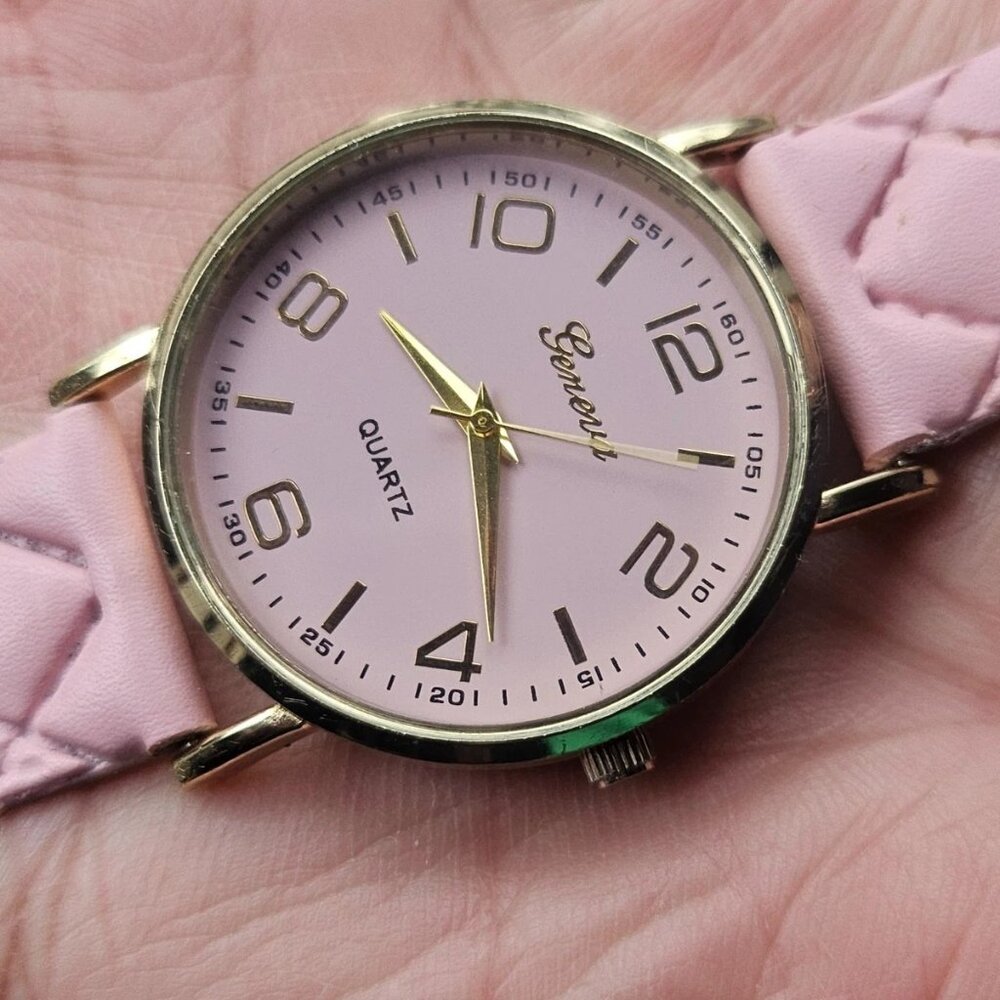 Geneva Women Wristwatch Fashion Faux Leather Quilted Strap Analog Quartz Watch